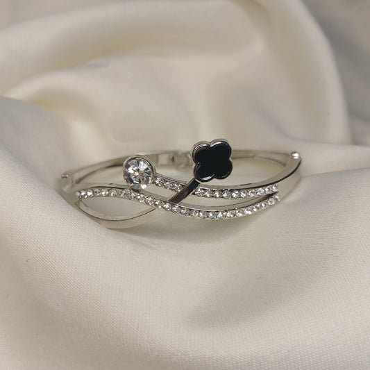 Stylish Infinity Clover Bangle – Gold & Silver