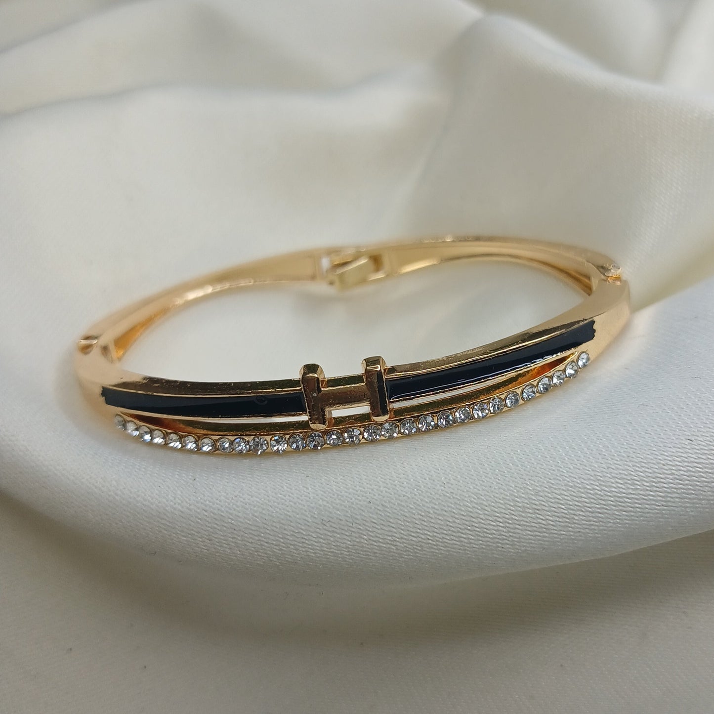 Luxury Bracelet with Crystal Stones & Enamel Inlay