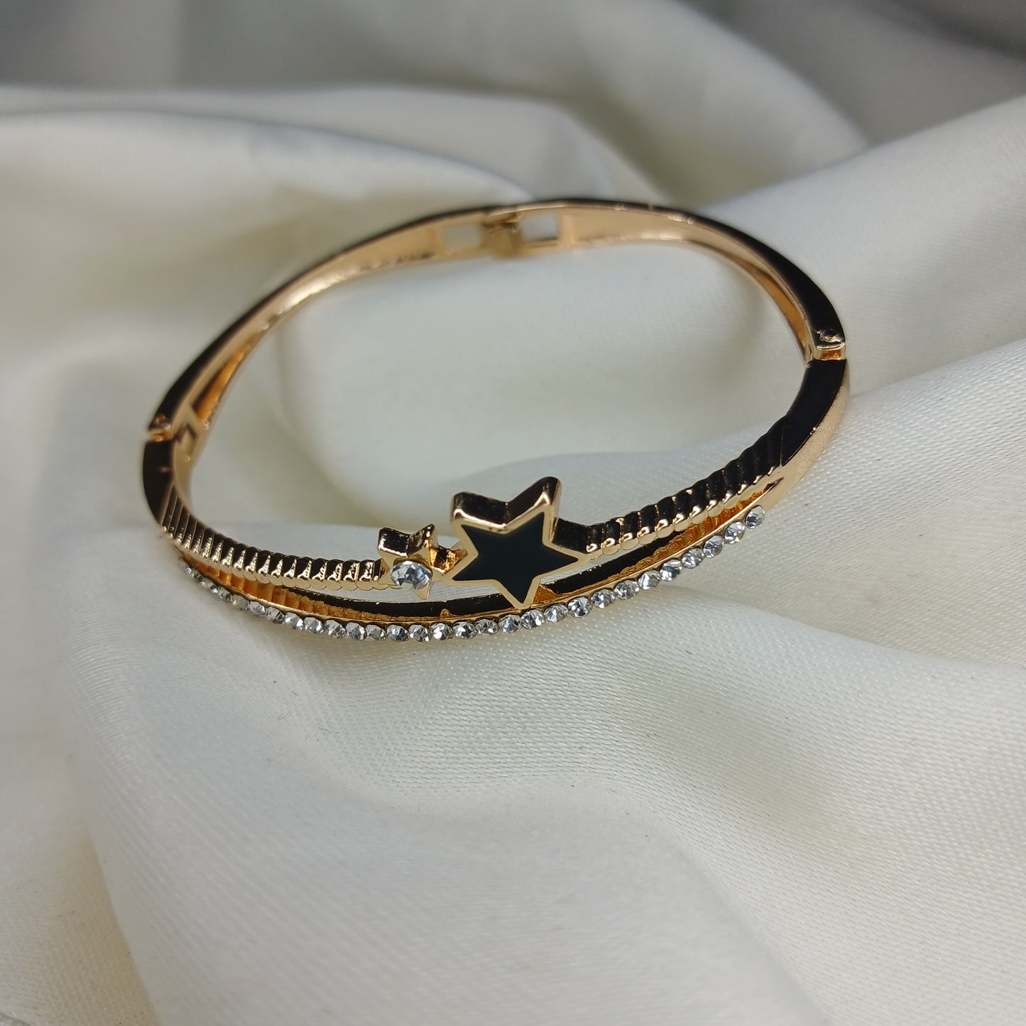 Shining Star Bangle Bracelet – Silver & Gold