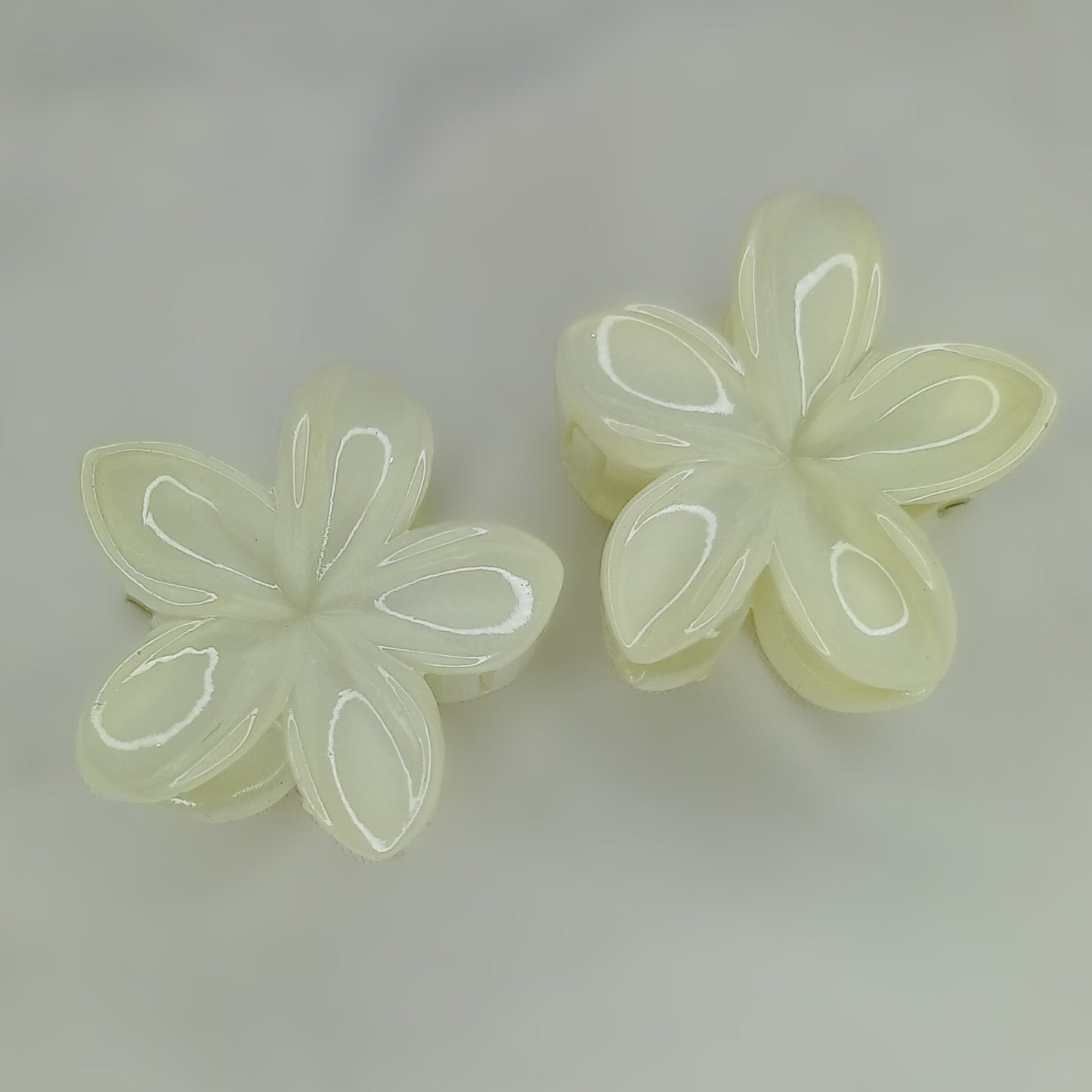 Plumeria Design Jaw Clips - Mini Flower Hair Claw Clips