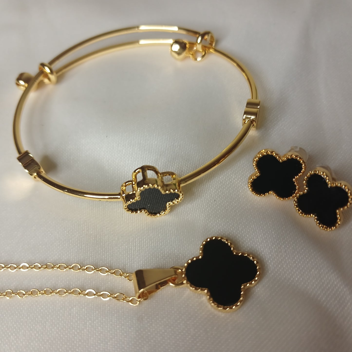 Elegant Clover Jewelry Set – Stainless Steel with Black Enamel