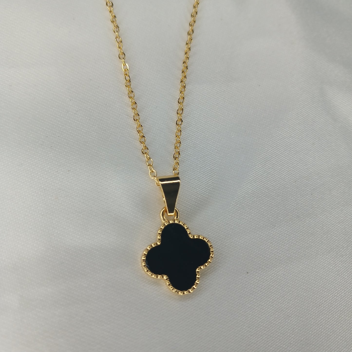 Elegant Clover Jewelry Set – Stainless Steel with Black Enamel