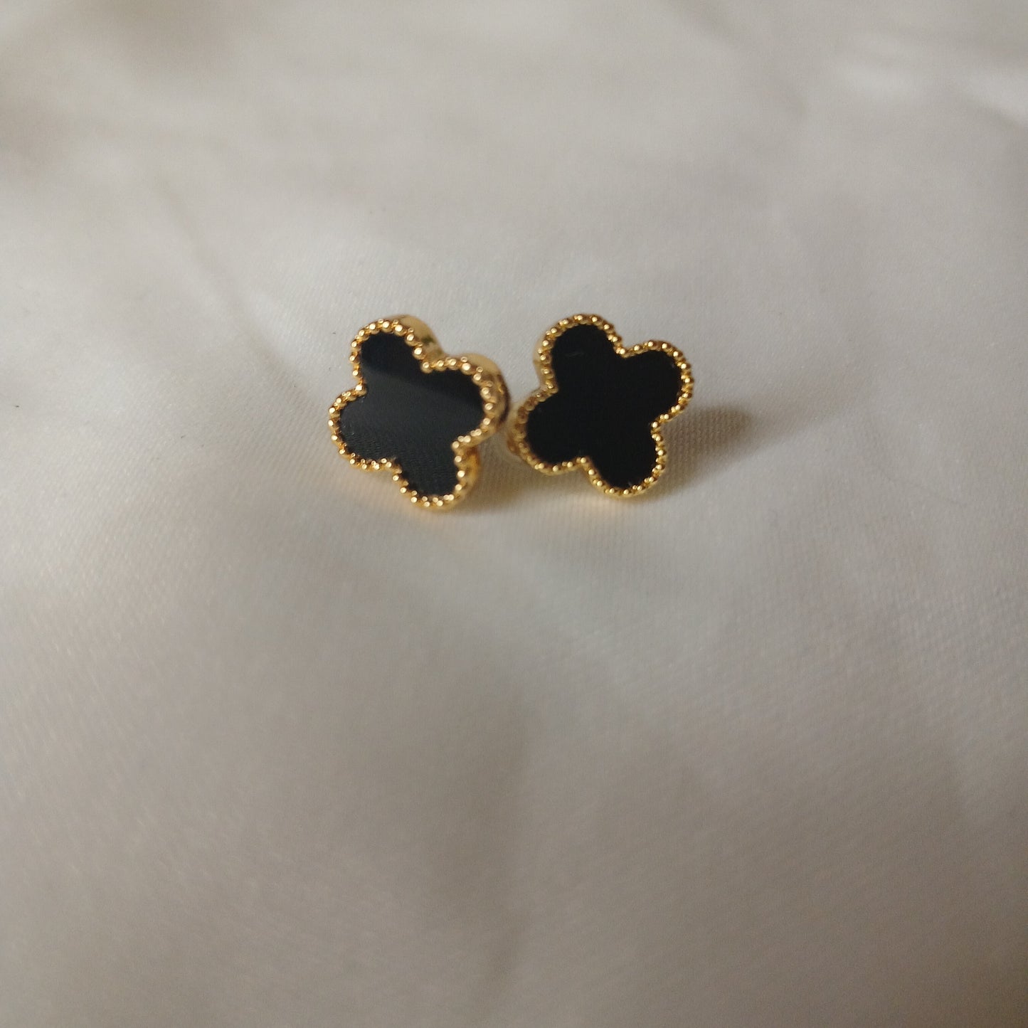 Elegant Clover Jewelry Set – Stainless Steel with Black Enamel