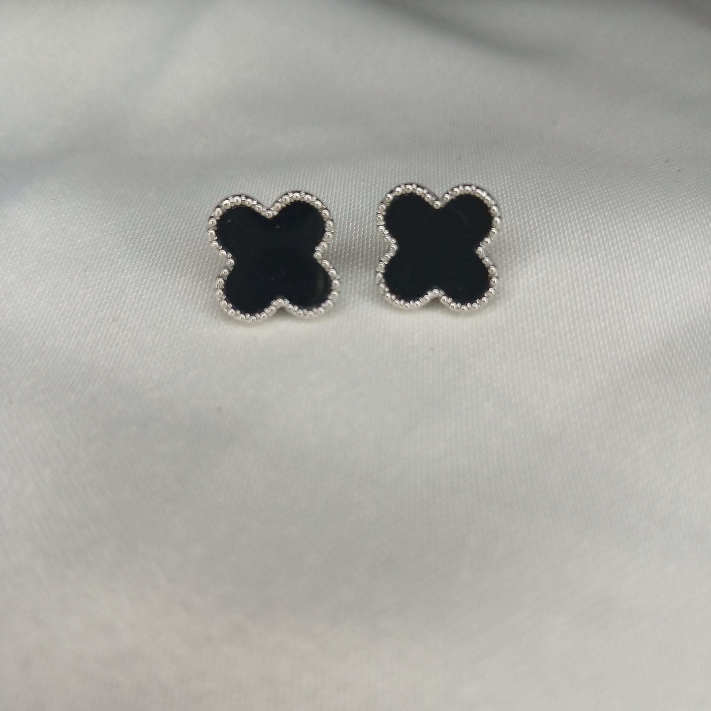 Elegant Clover Jewelry Set – Stainless Steel with Black Enamel