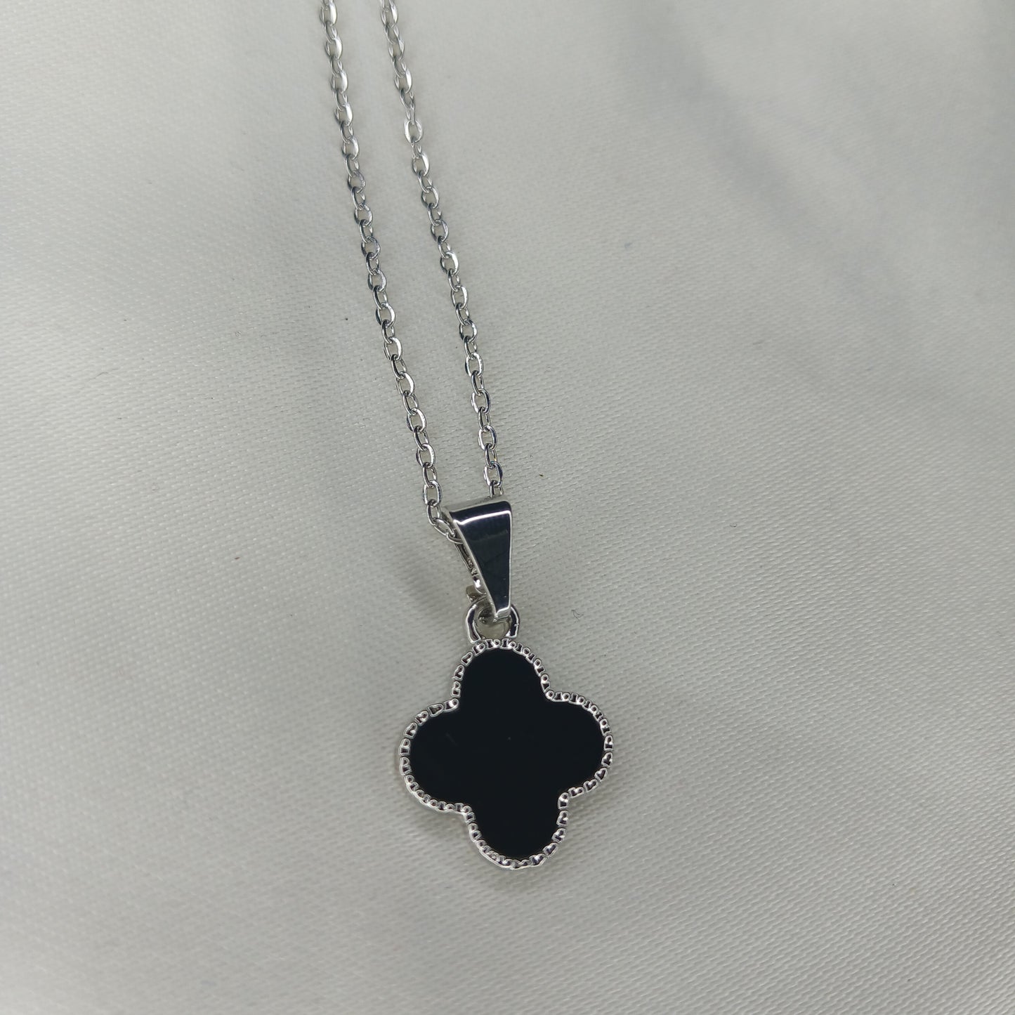 Elegant Clover Jewelry Set – Stainless Steel with Black Enamel