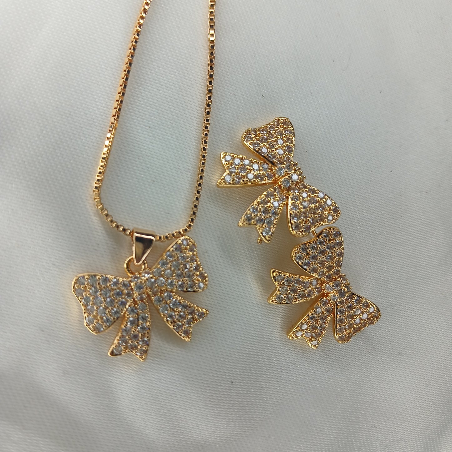 Bow Jewelry Set – Dazzling Necklace & Earrings