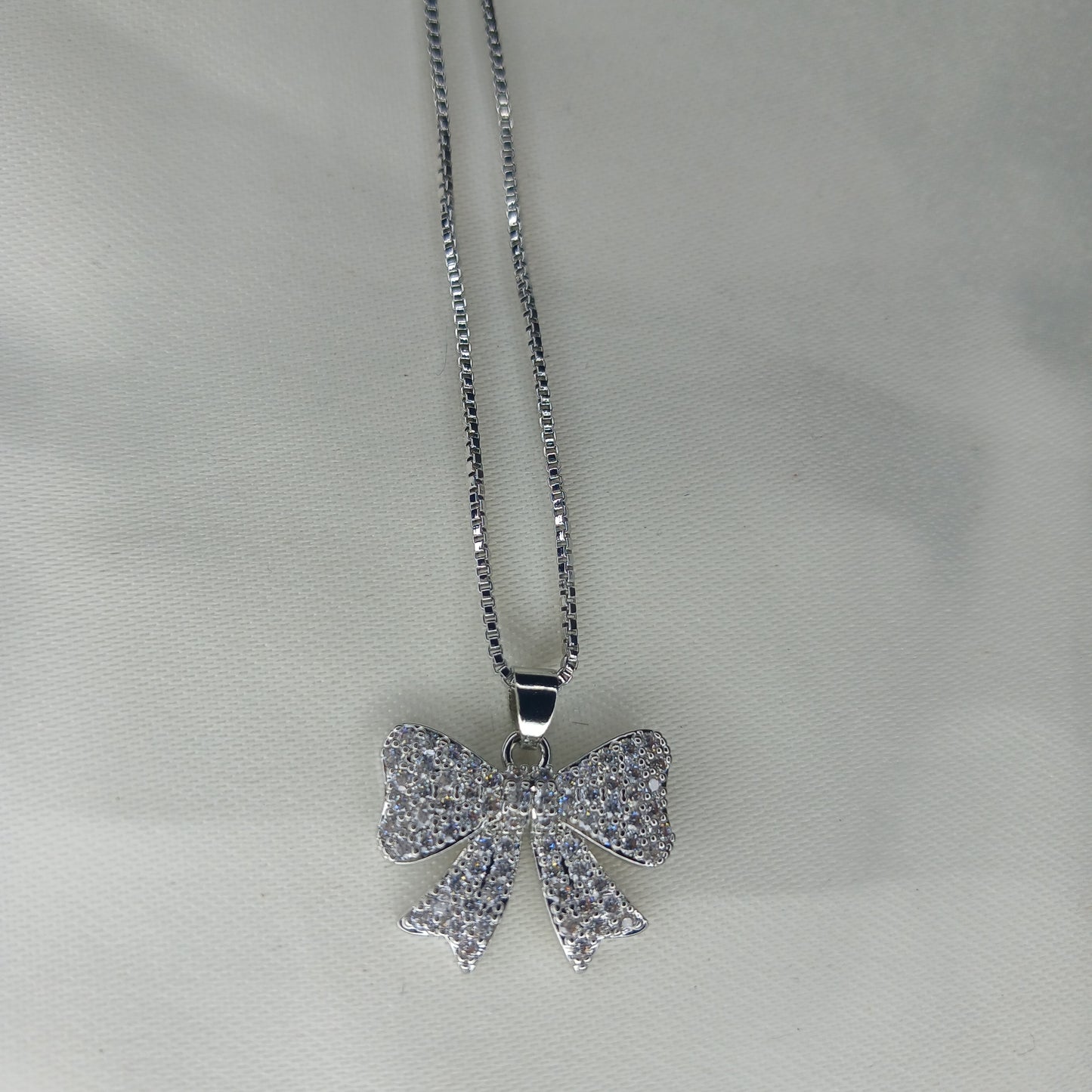 Bow Jewelry Set – Dazzling Necklace & Earrings