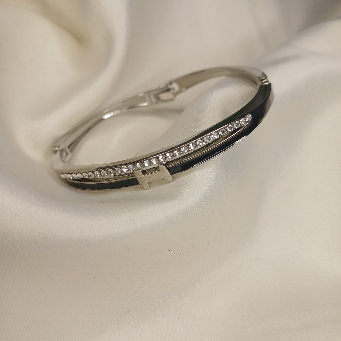 Luxury Bracelet with Crystal Stones & Enamel Inlay