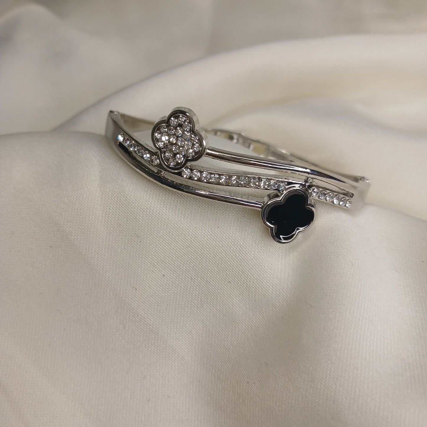 Elegant Clover Bracelet with Crystal Accents