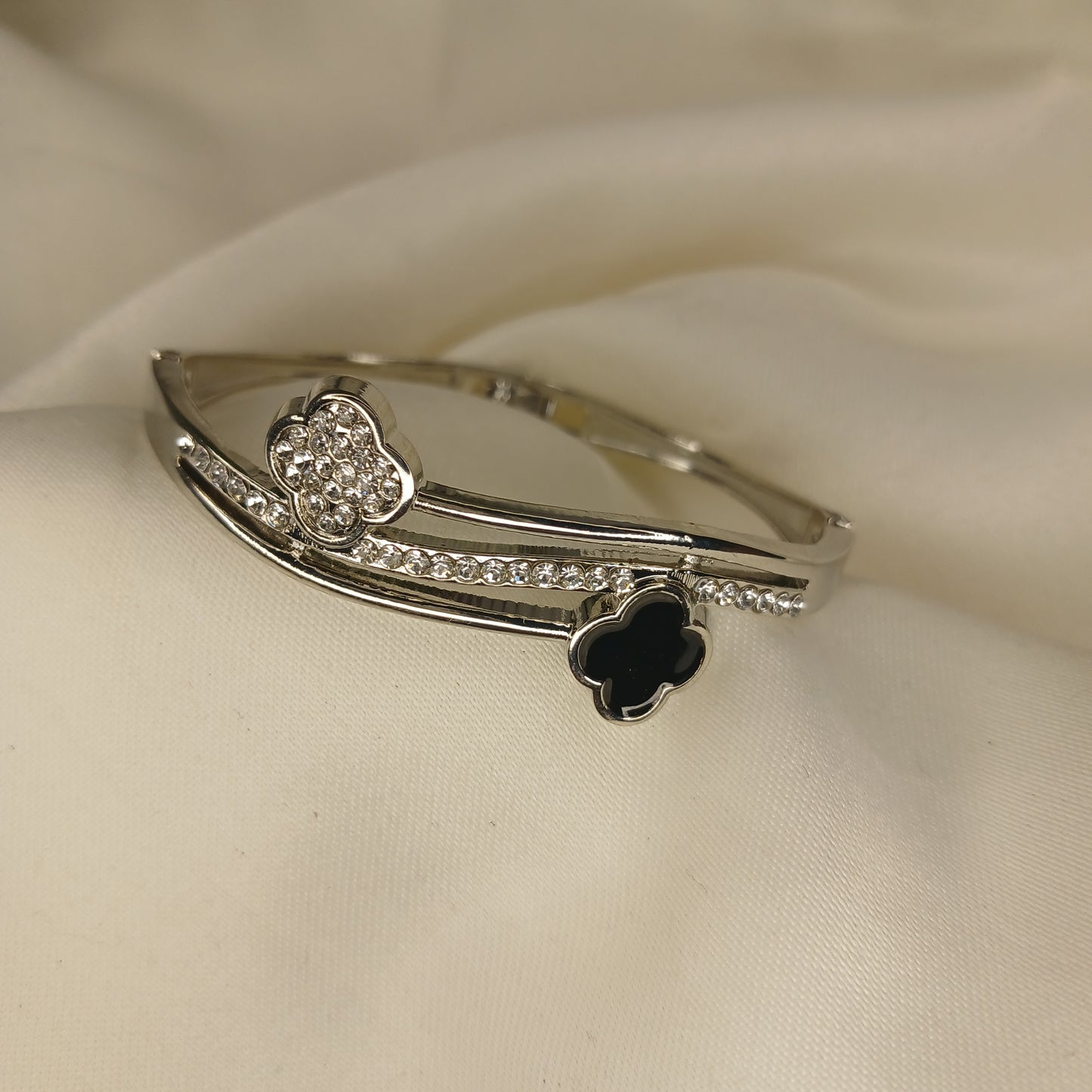 Elegant Clover Bracelet with Crystal Accents