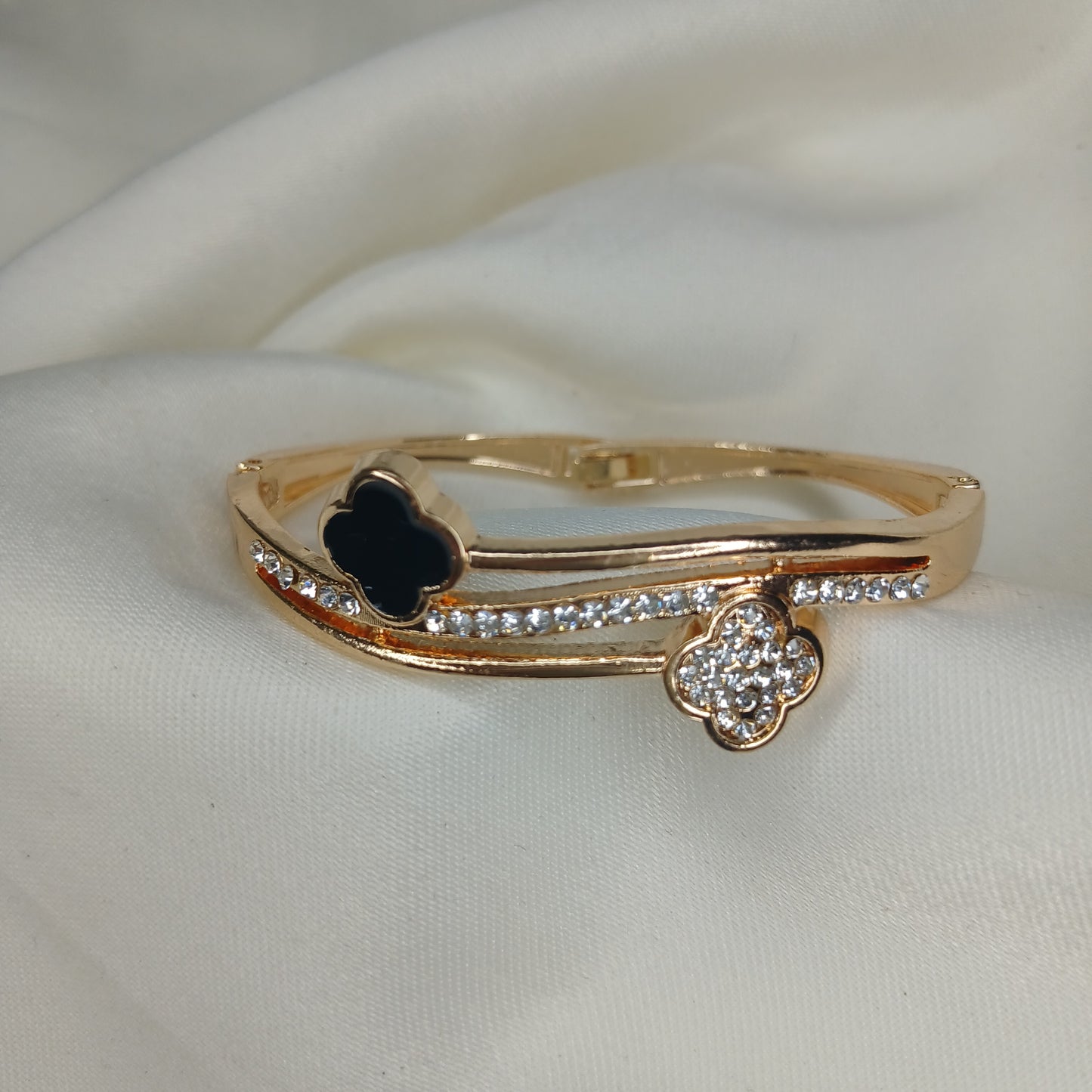 Elegant Clover Bracelet with Crystal Accents