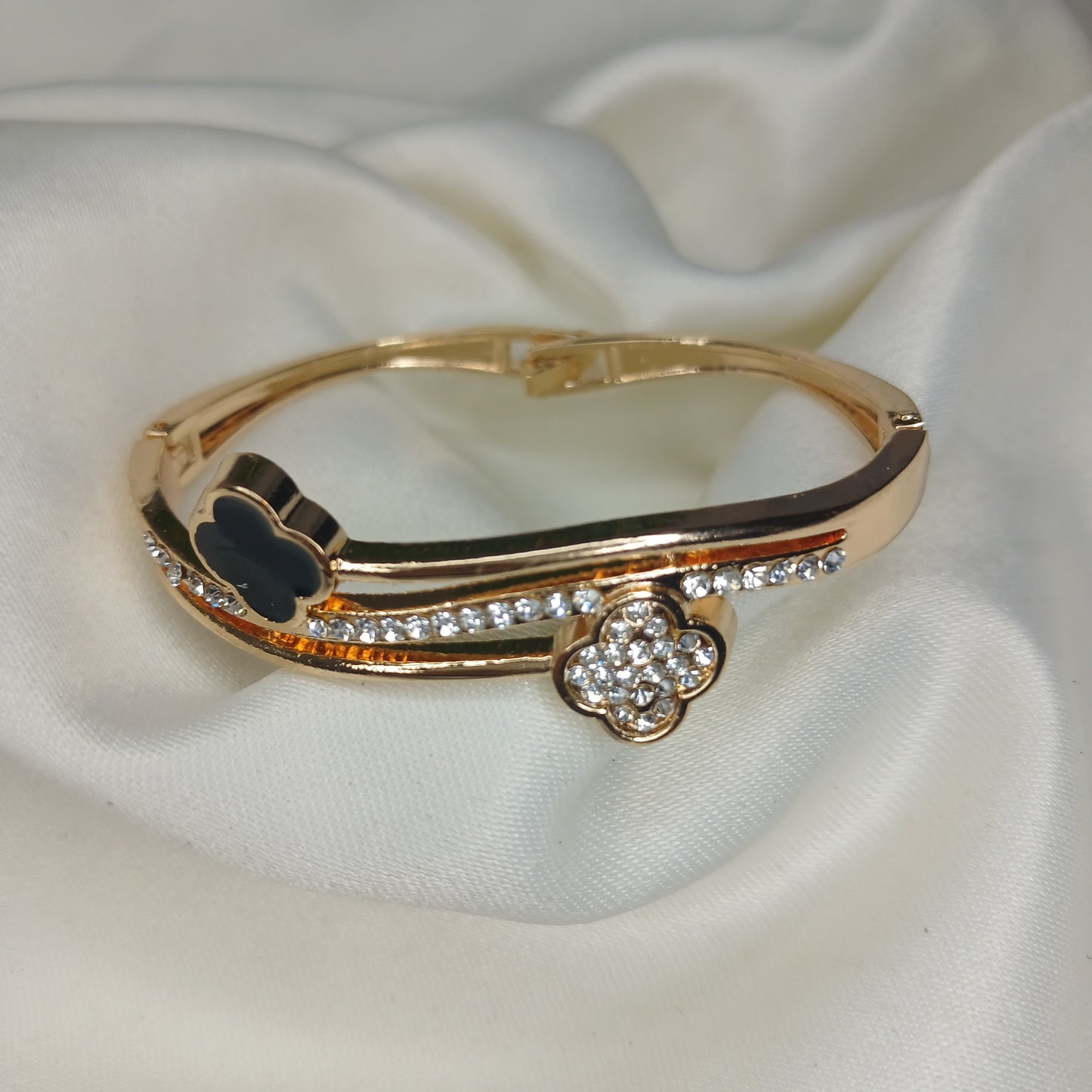 Elegant Clover Bracelet with Crystal Accents