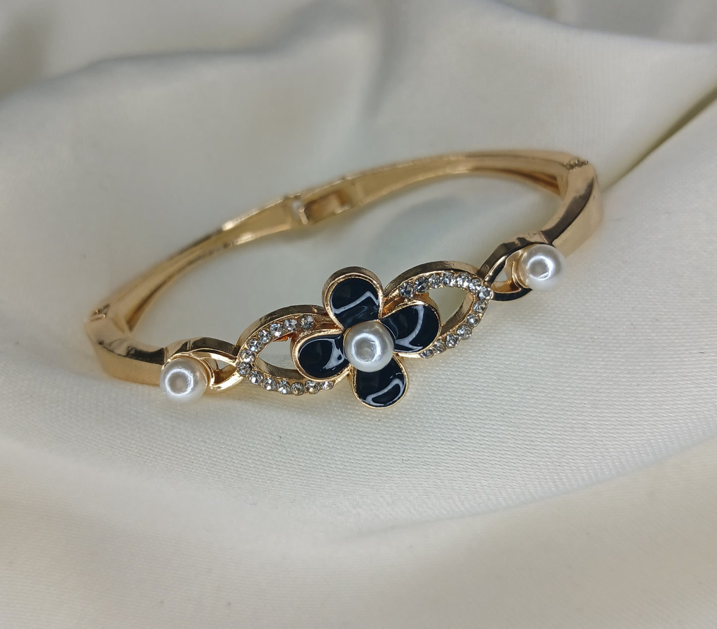 Floral Pearl & Crystal Bracelet