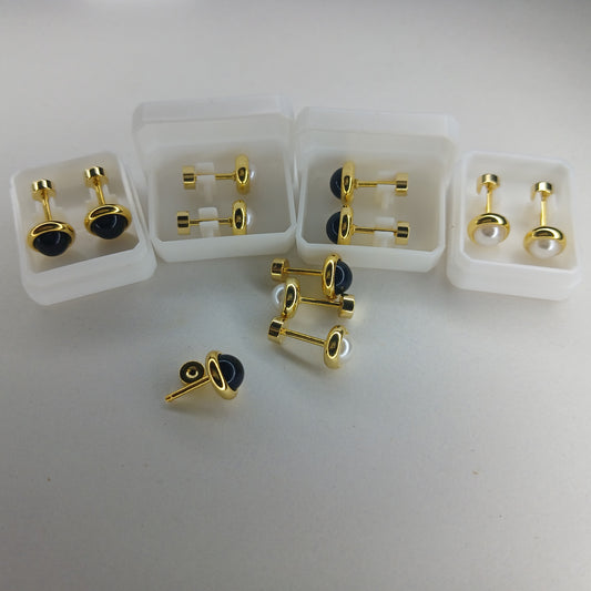 Elegant Stud Earrings - Classic pearl